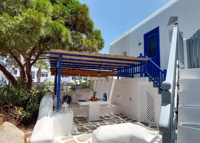 Traditionnal Mykonian Daire *