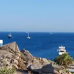 Traditionnal Mykonian Daire *