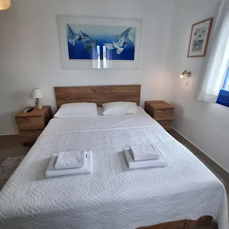 Traditionnal Mykonian Ornos (Mykonos)